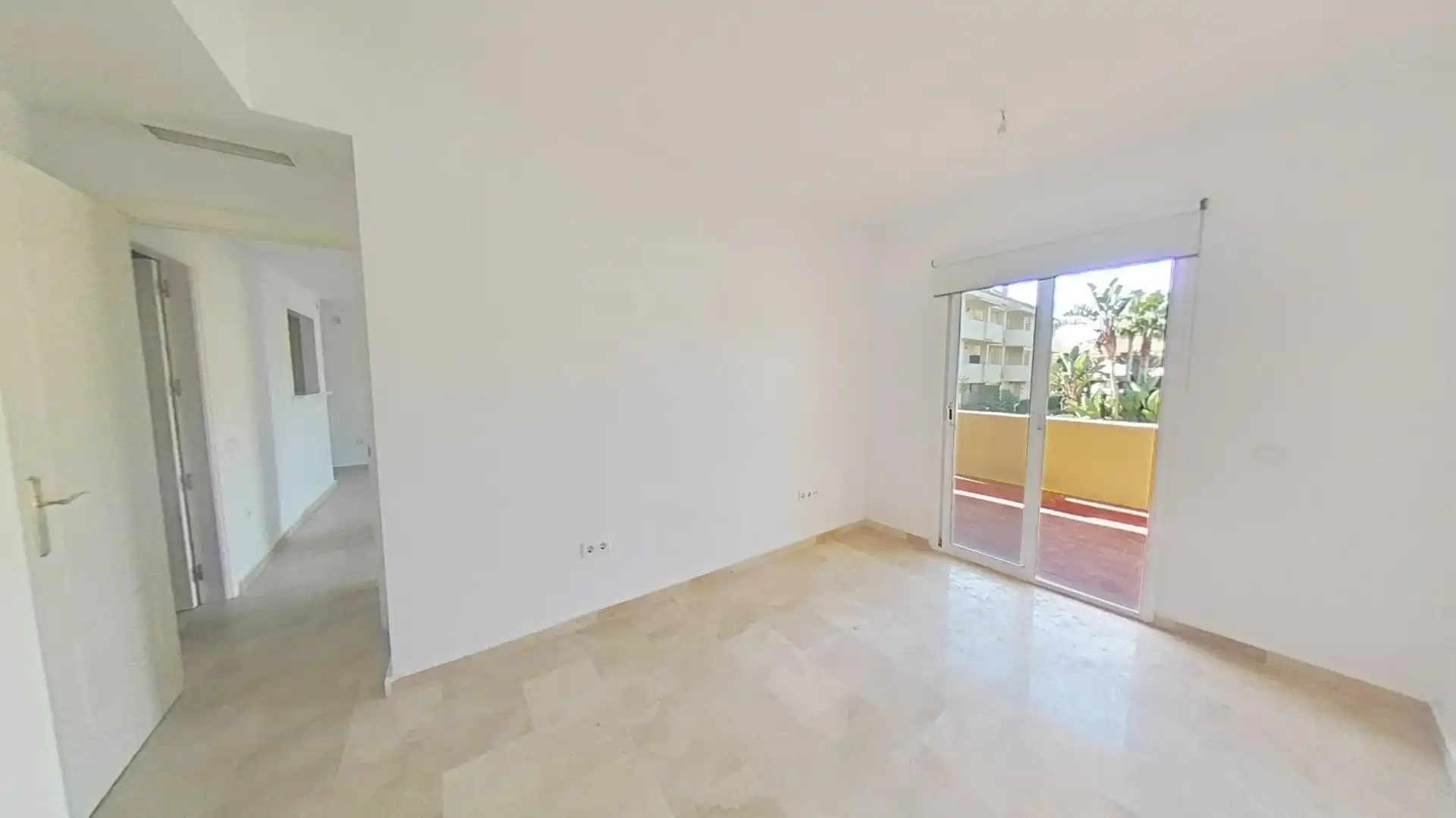 Flat for sale in Manilva