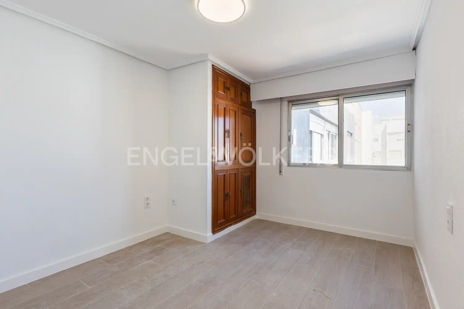 Schlafzimmer von Wohnung zur Miete in Valencia mit Klimaanlage, Heizung und Terrasse