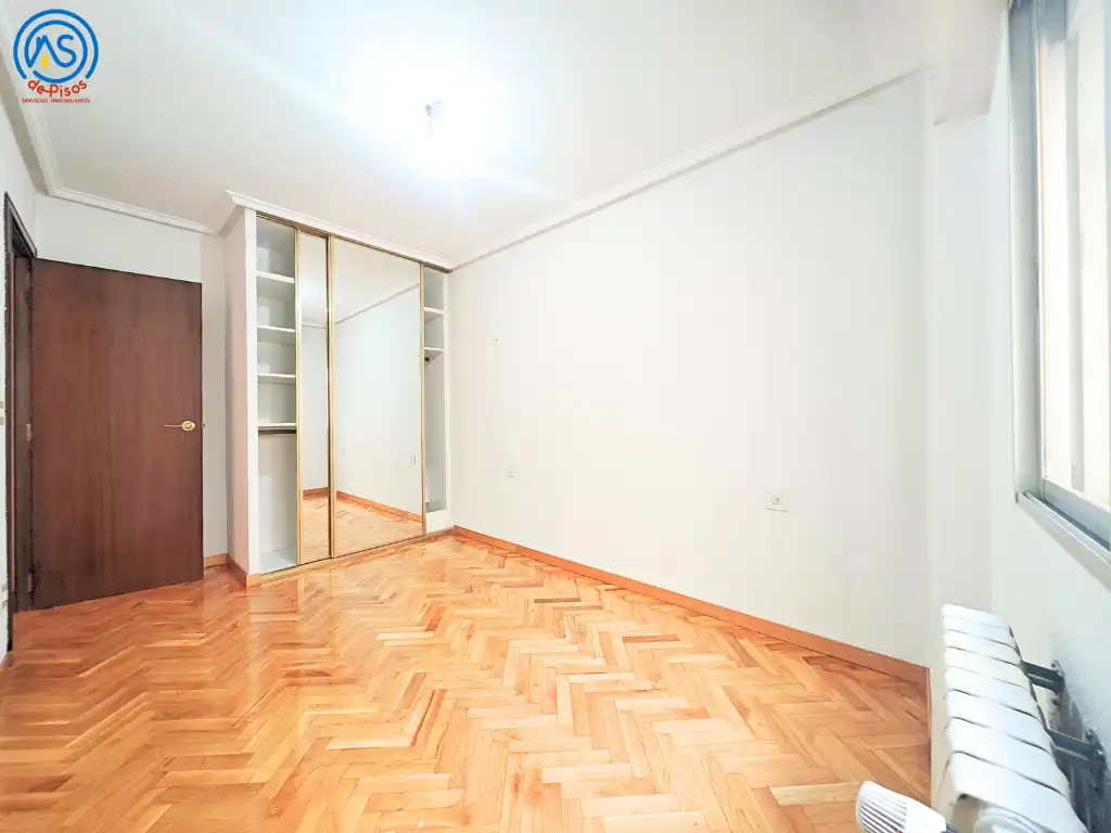 Habitación de Piso en venta en Zaragoza con Calefacción, Parquet y Horno