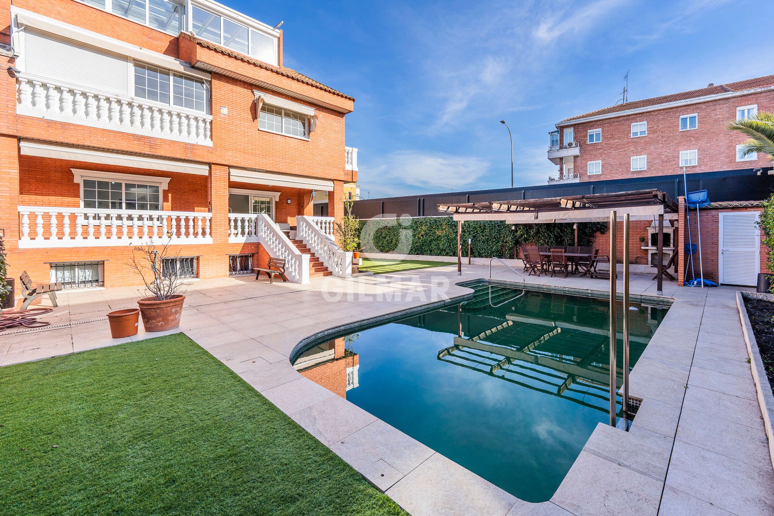 Jardí de Casa adosada en venda en  Madrid Capital amb Piscina