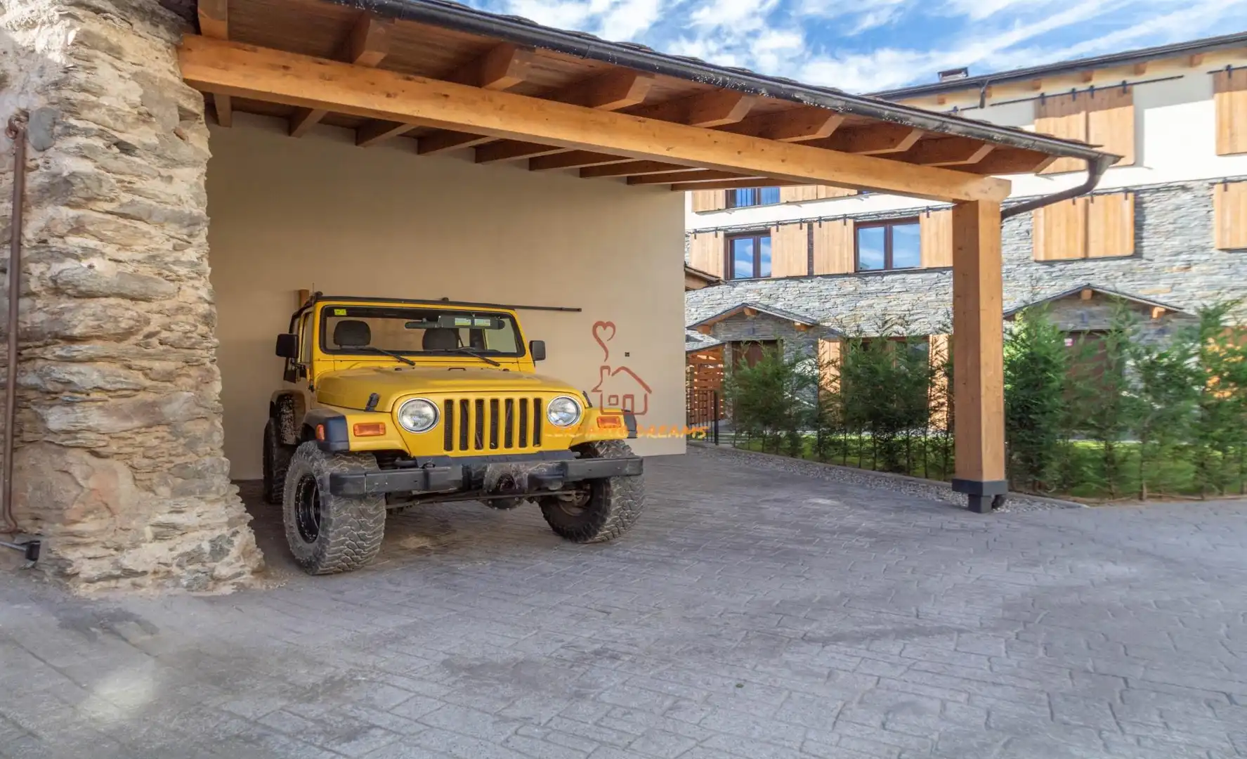 Aparcament de Casa adosada en venda en Fontanals de Cerdanya amb Calefacció, Jardí privat i Parquet