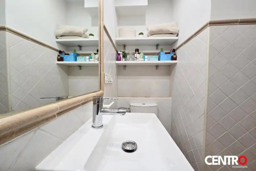 Bany de Apartament de lloguer en Granada amb Aire condicionat