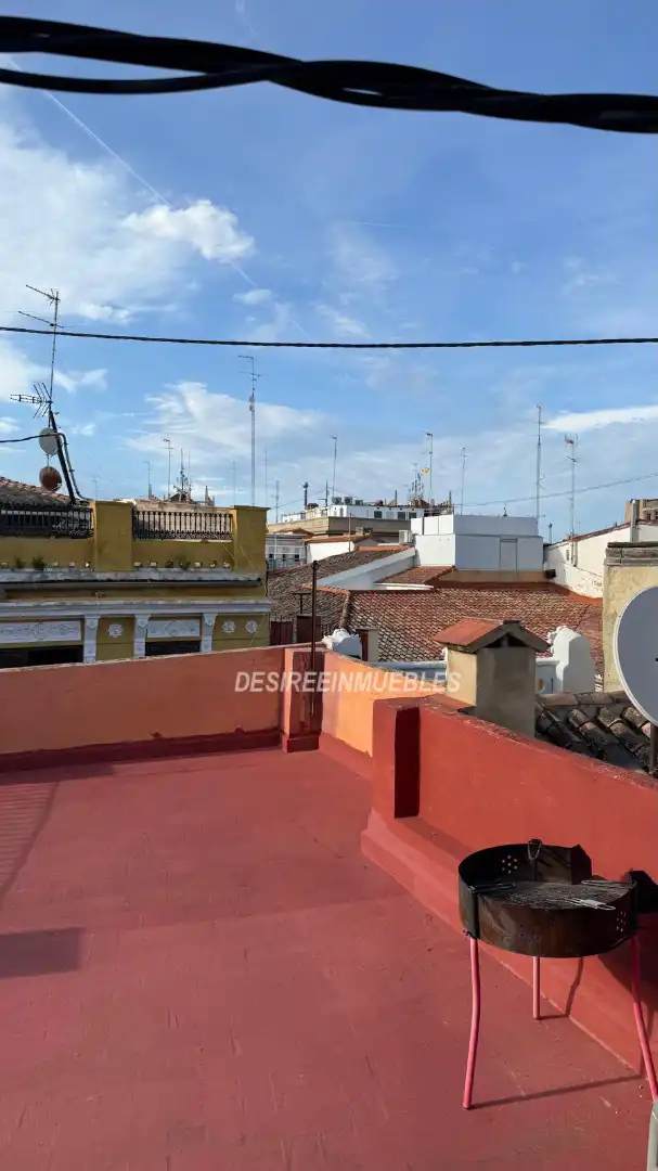Vista exterior de Pis en venda en Valencia amb Balcó
