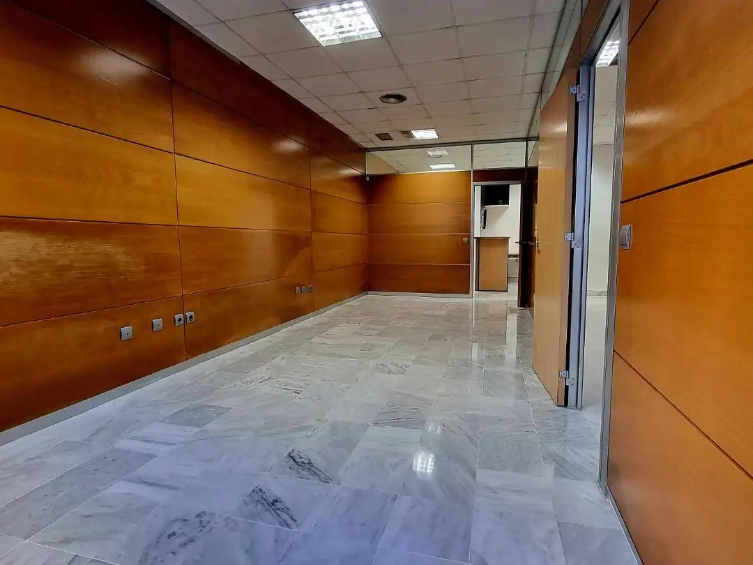 Local de alquiler en Marbella con Aire acondicionado