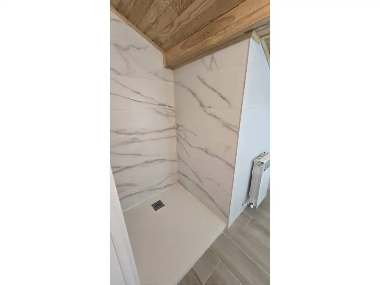 Baño de Casa adosada en venta en Vilagarcía de Arousa con Calefacción, Terraza y Amueblado