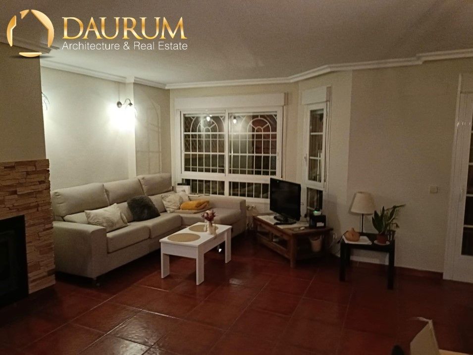 Sala d'estar de Casa adosada en venda en Algete amb Aire condicionat, Calefacció i Traster