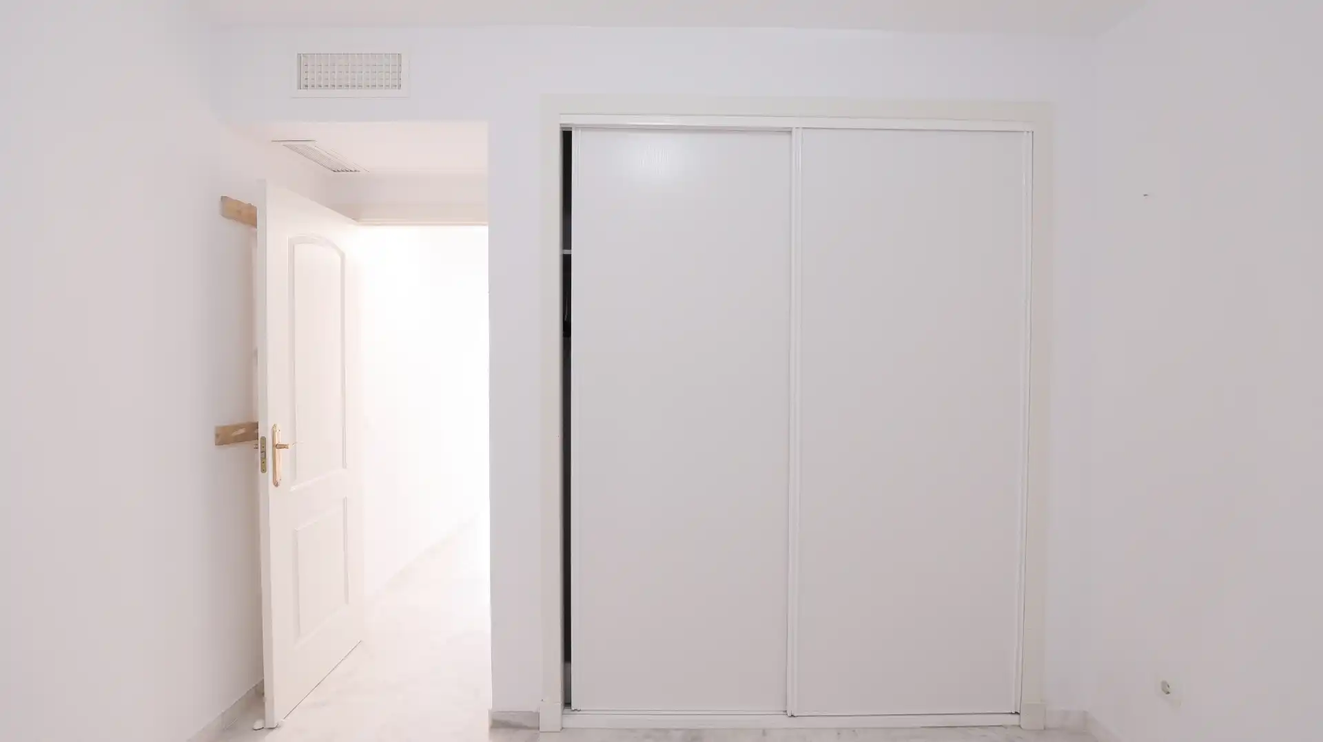 Dormitori de Apartament en venda en Marbella amb Aire condicionat, Calefacció i Terrassa