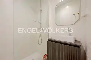 Bathroom of Flat for rent in Madrid  with Air Conditioner, Heating and Furnished