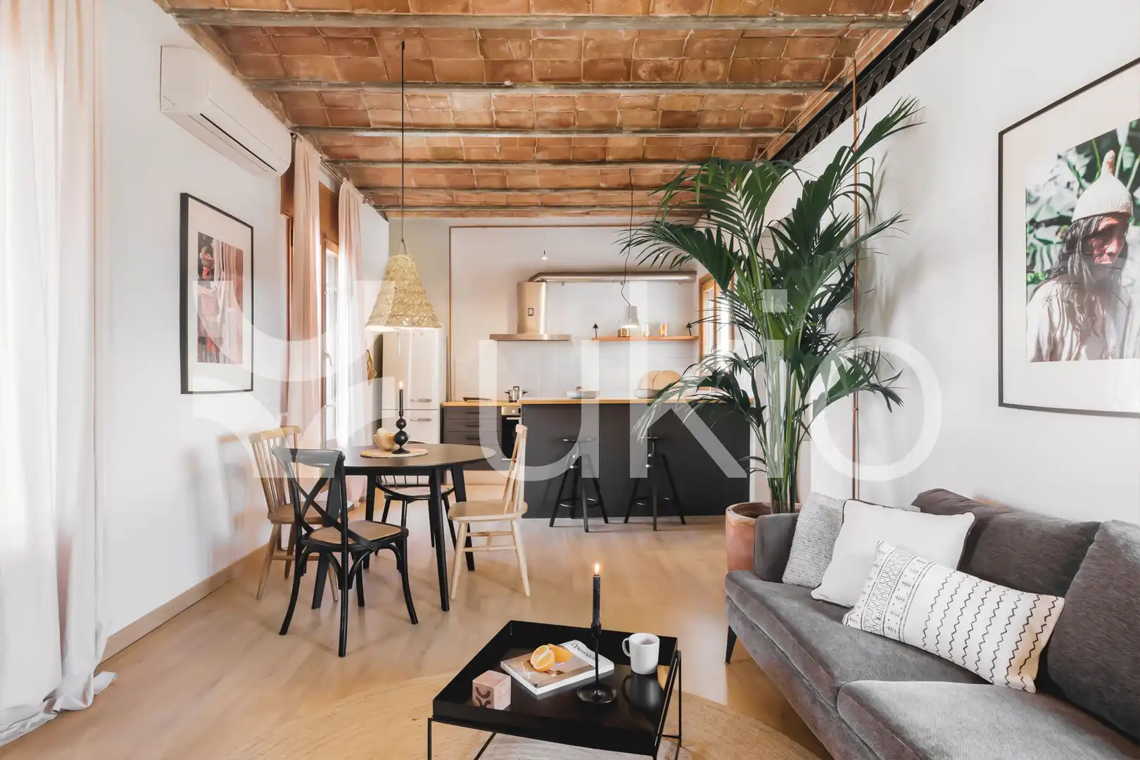 Living room of Attic for rent in Barcelona  with Air Conditioner, Heating and Terrace