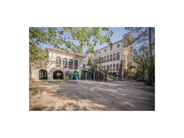 Edificio en Venta en Marganell