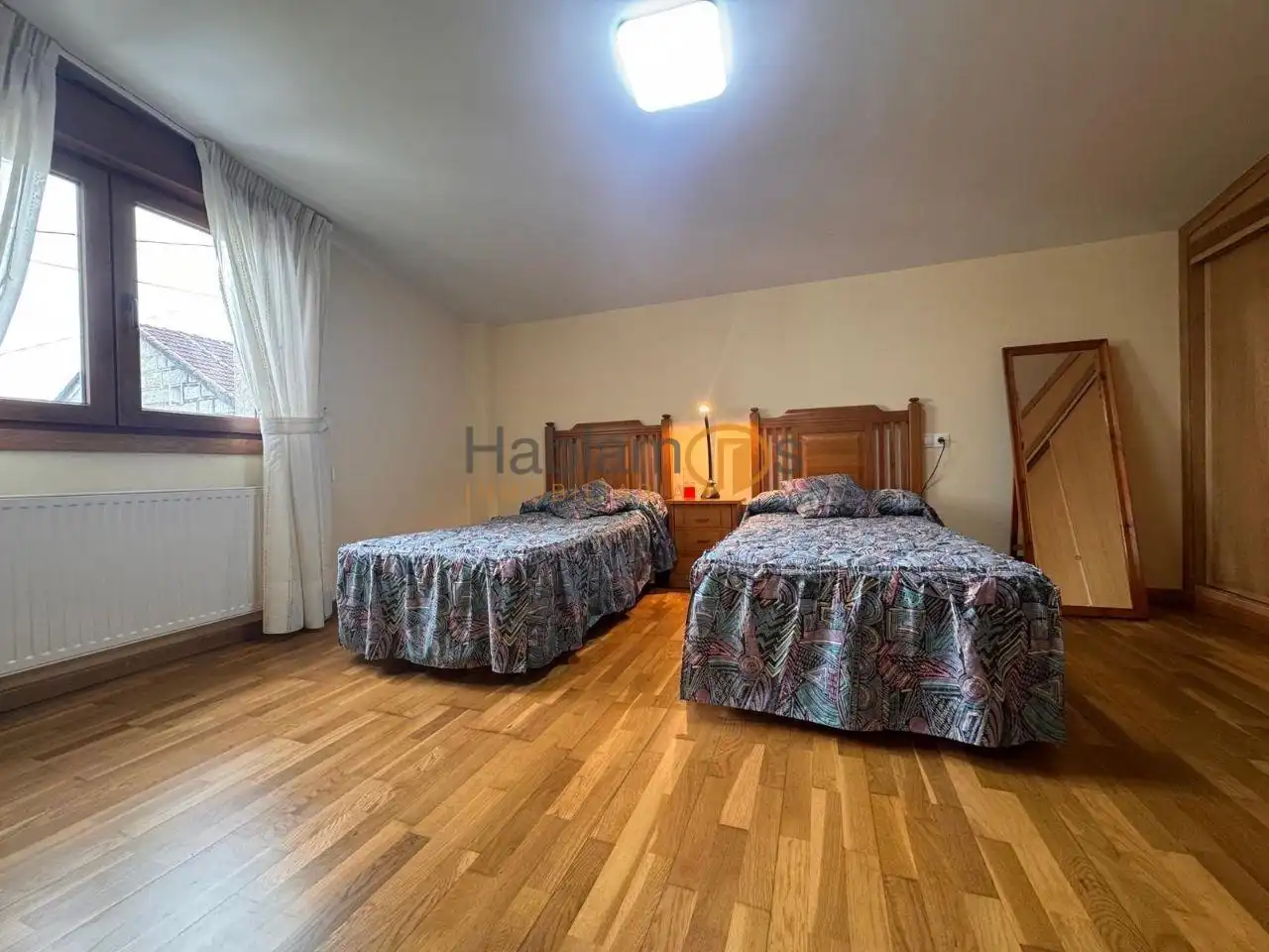 Habitación de Casa o chalet en venta en Vilagarcía de Arousa con Calefacción, Jardín privado y Terraza