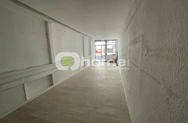 Local comercial en Alquiler en Avenida Alfonso IX, 2 en Las Viñas