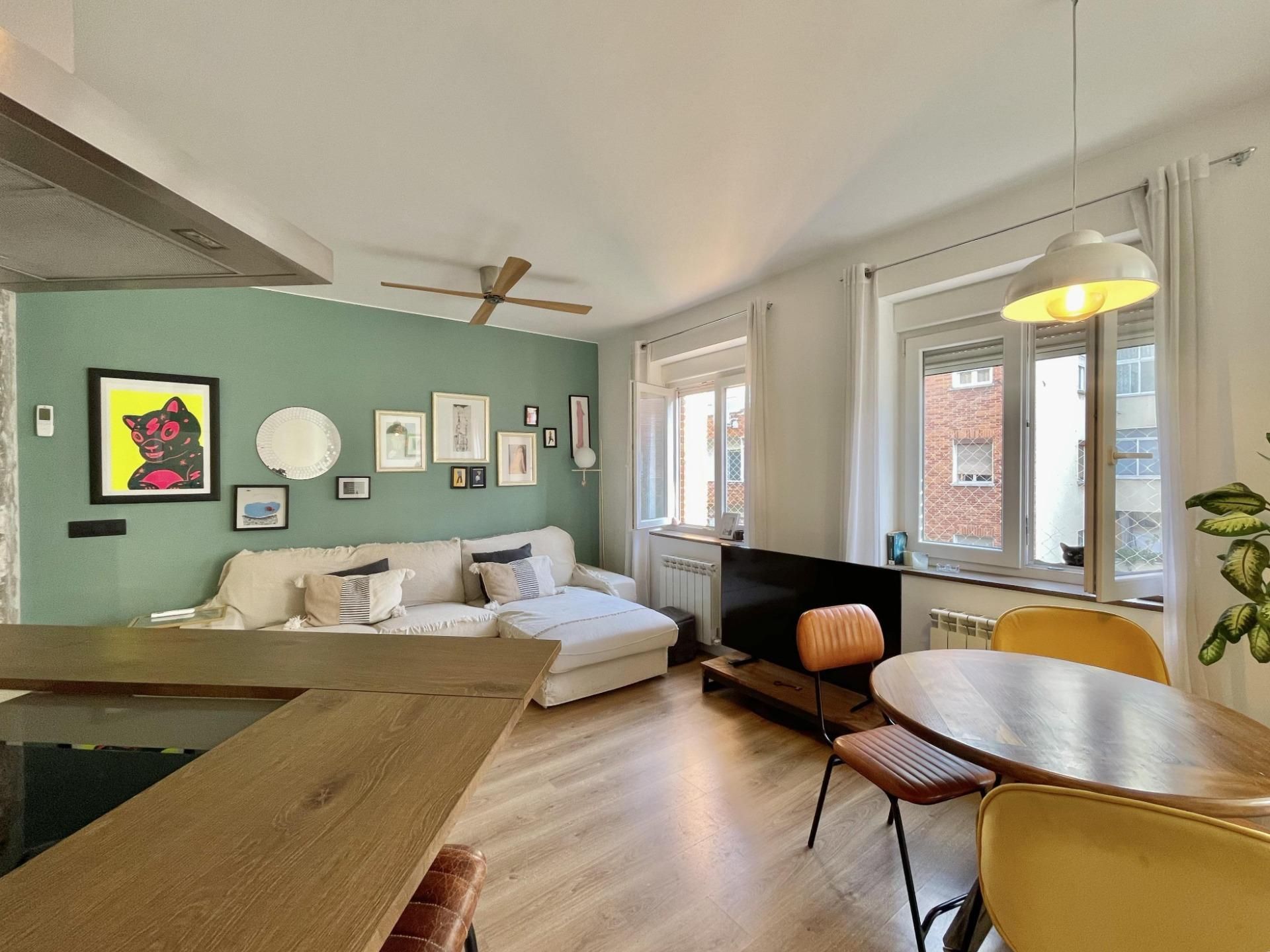 Living room of Apartment for sale in  Madrid Capital  with Air Conditioner and Heating