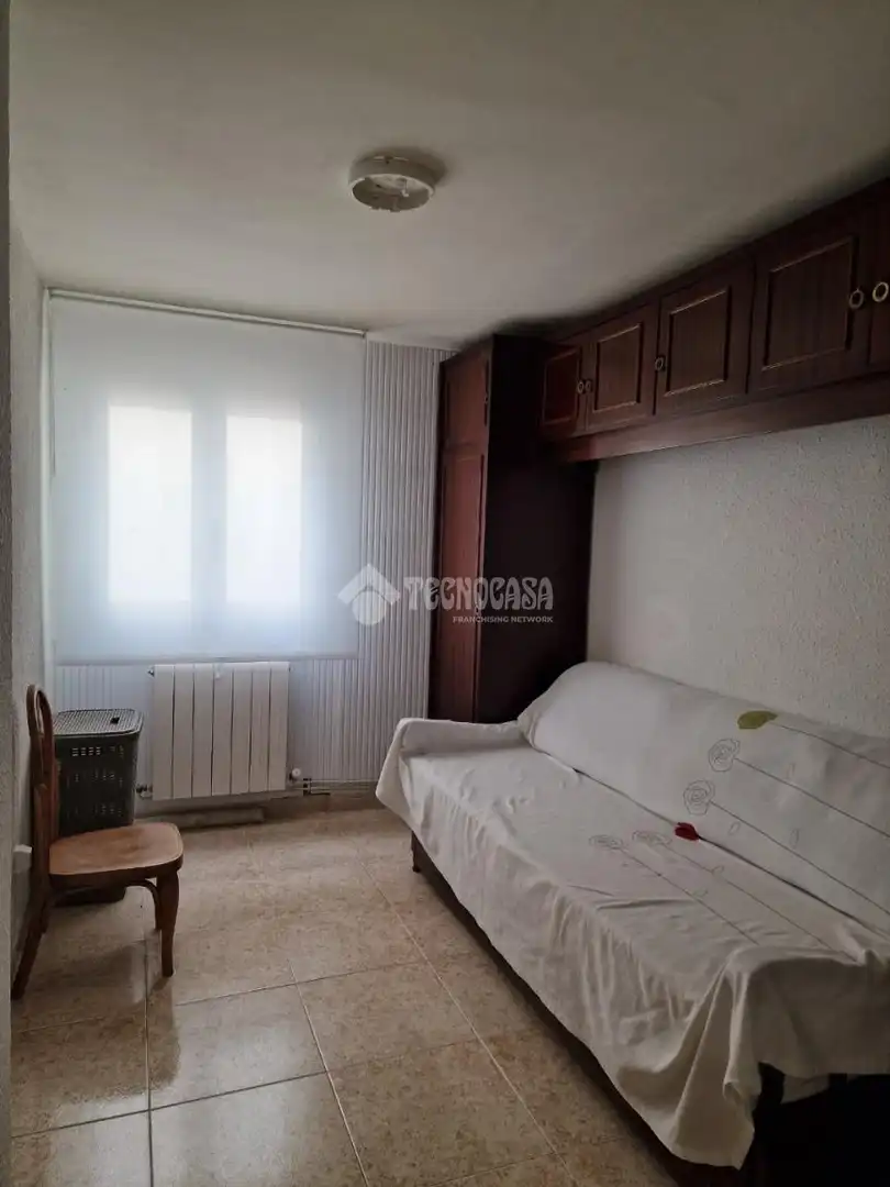 Bedroom of Flat for rent in Huesca