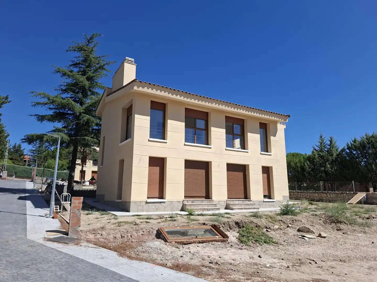 Exterior view of Houses for sale in Lozoyuela-Navas-Sieteiglesias
