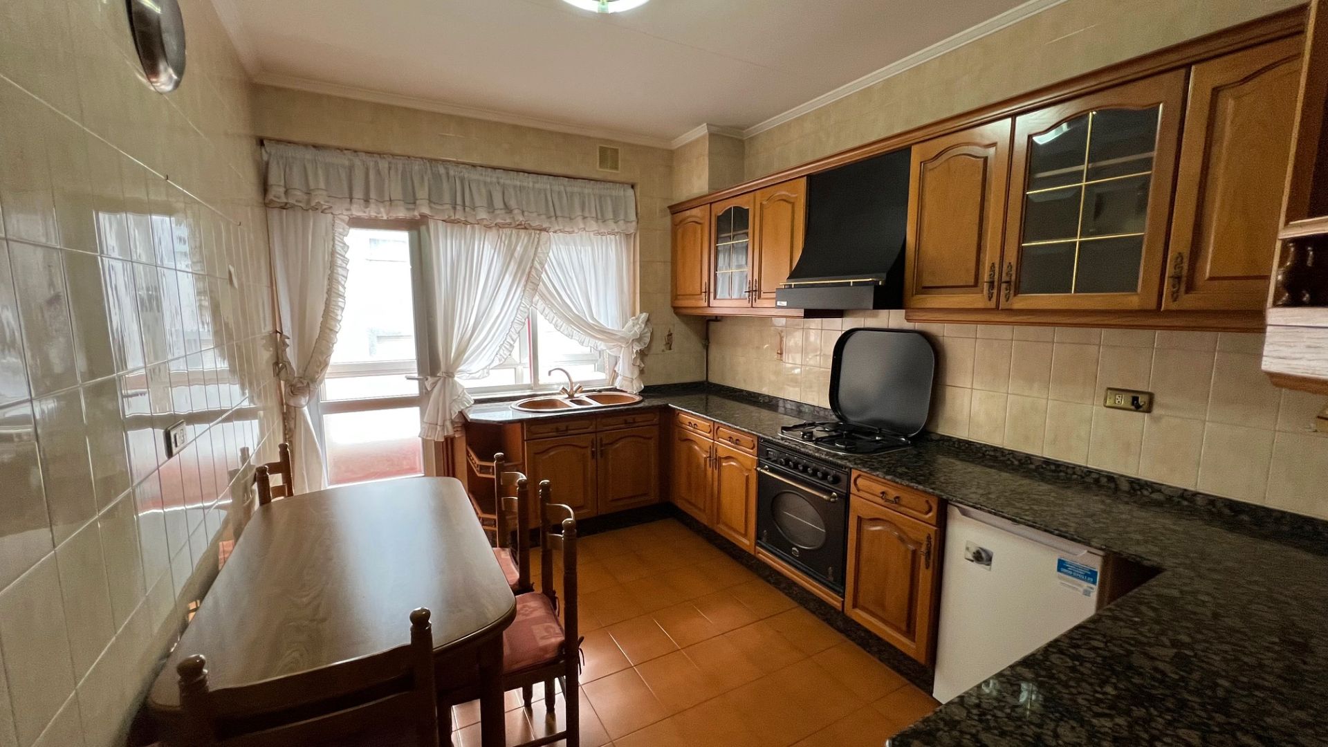 Cocina de Piso de alquiler en Arteixo con Trastero, Amueblado y Horno