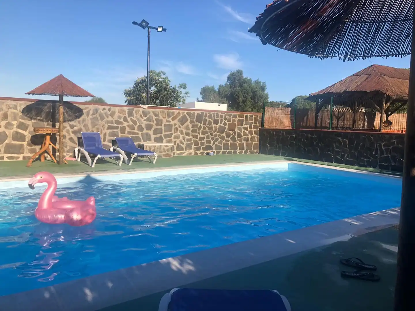 Piscina de Casa o chalet de alquiler en Barbate con Aire acondicionado, Calefacción y Jardín privado