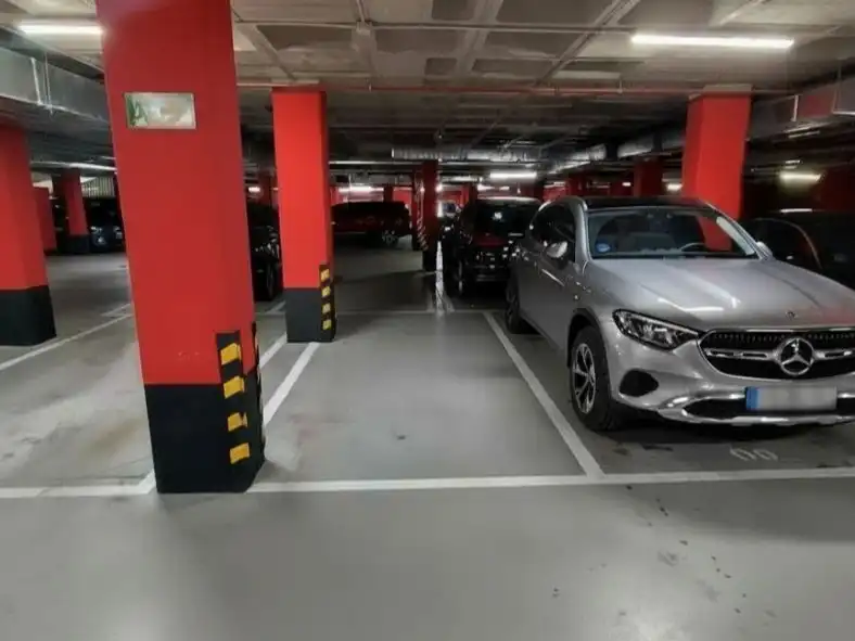 Parking of Garage for rent in Madrid