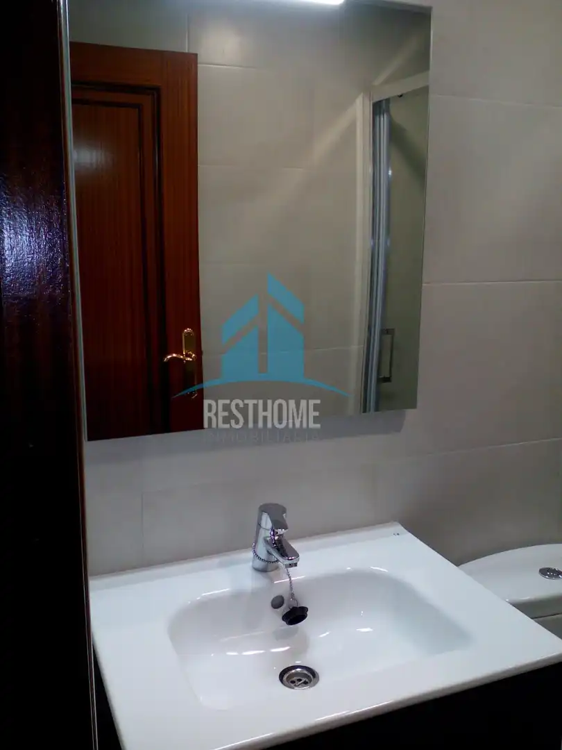 Baño de Apartamento de alquiler en Cullera con Terraza, Amueblado y Piscina comunitaria