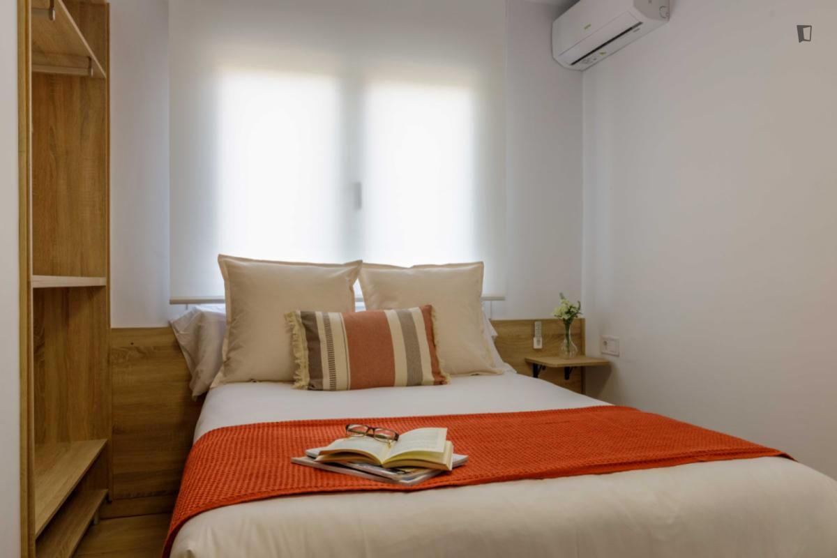 Dormitori de Apartament de lloguer en Málaga Capital amb Aire condicionat, Calefacció i Moblat