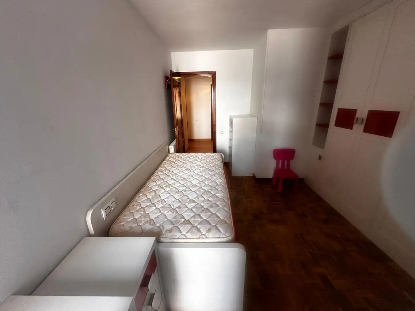 Habitación de Piso en venta en Oviedo  con Calefacción, Parquet y Trastero