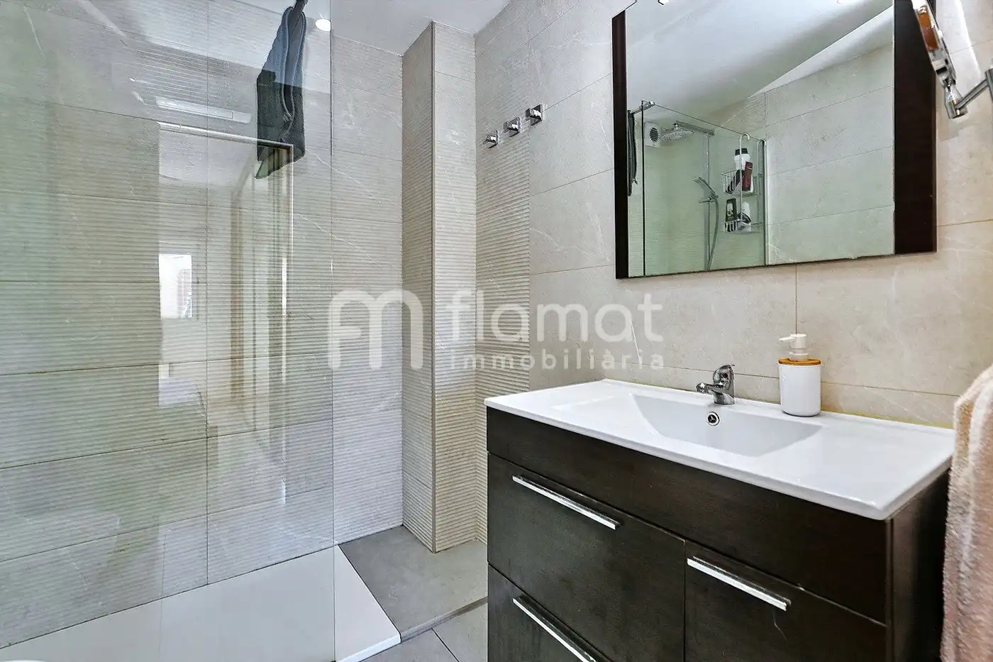 Bathroom of Flat for sale in Sabadell