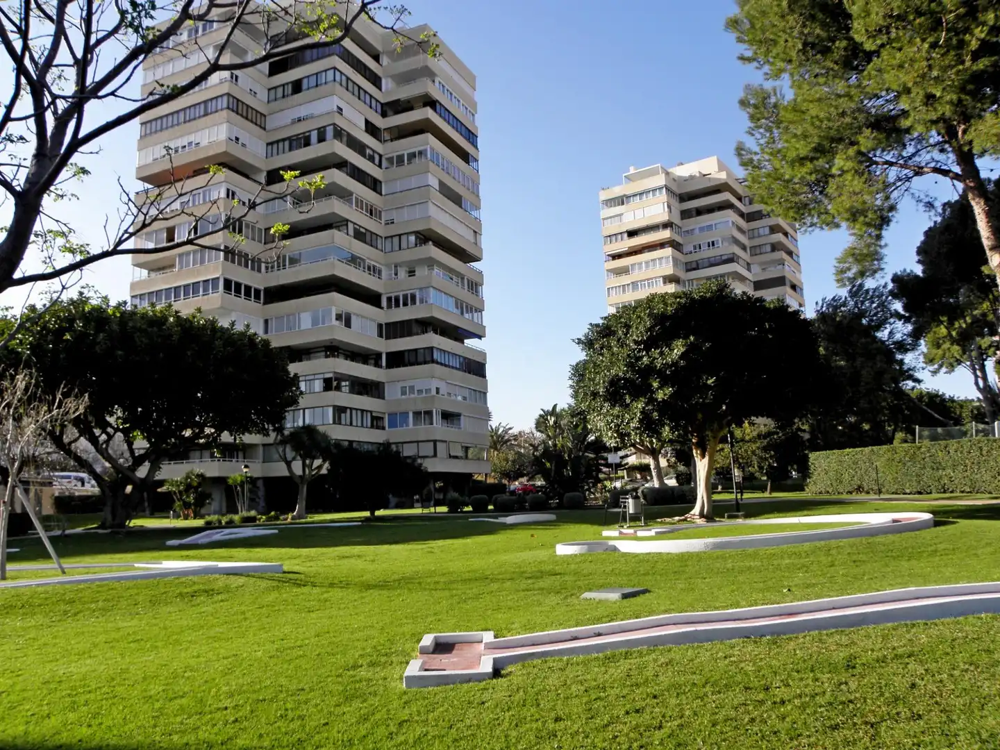 Außenansicht von Wohnung zum Verkauf in Torremolinos mit Klimaanlage und Gemeinschaftspool