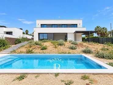 Casa con piscina en venta en Can Sans