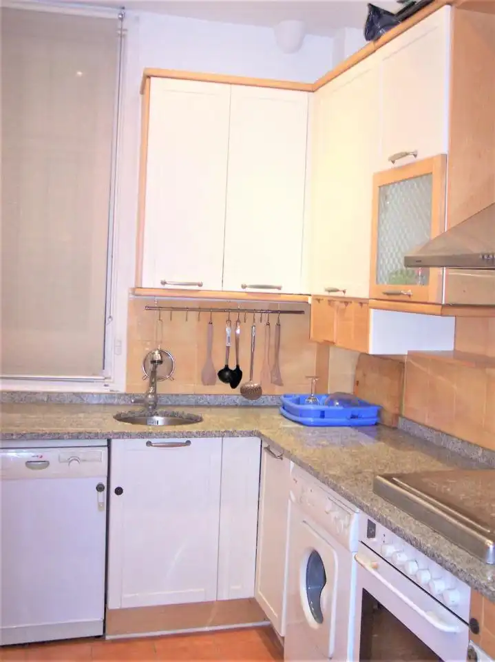 Cocina de Piso de alquiler en Madrid con Calefacción, Amueblado y Balcón