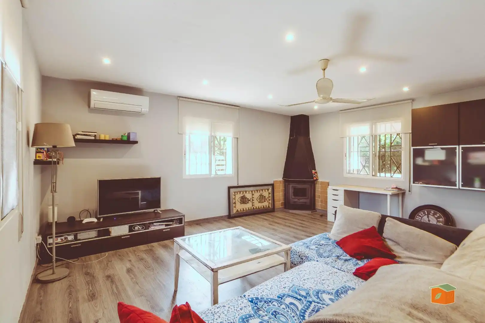 Living room of Houses for sale in Roquetes  with Air Conditioner, Parquet flooring and Swimming Pool