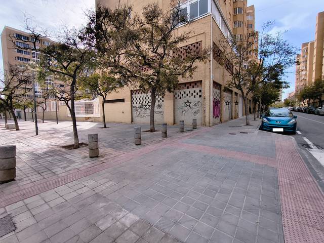 Local comercial en Venta en Calle del Torero José María Manzanares, 2 en Barrio de San Blas