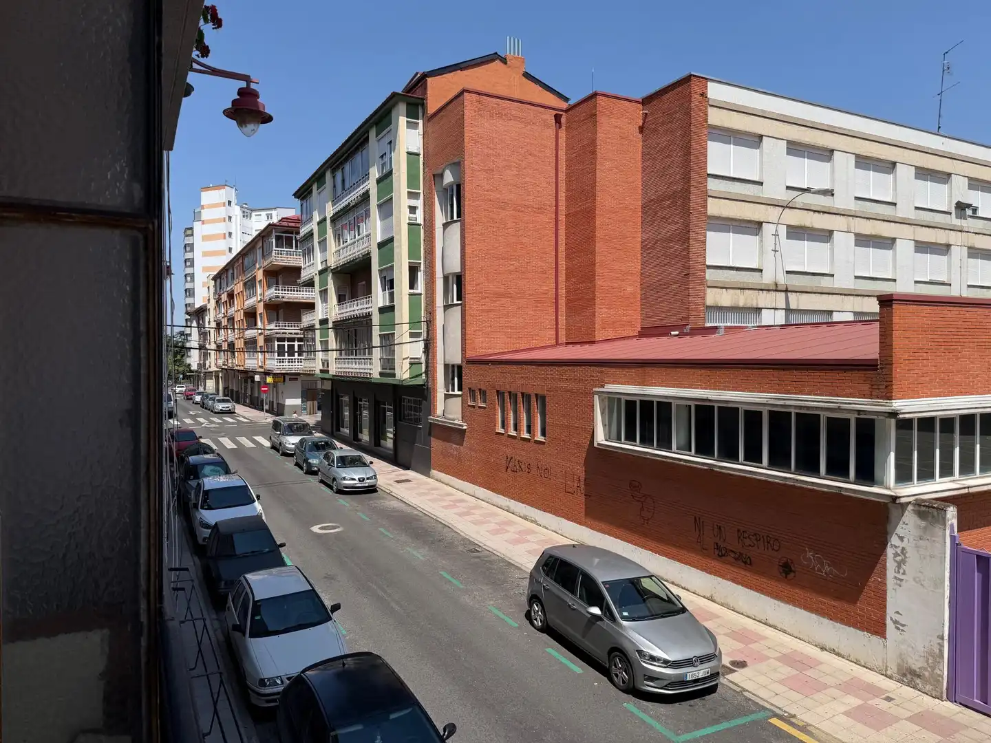 Vista exterior de Pis en venda en León Capital 