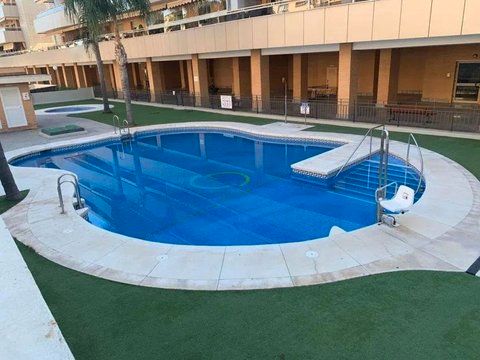 Piscina de Piso en venta en Torremolinos con Aire acondicionado, Calefacción y Parquet