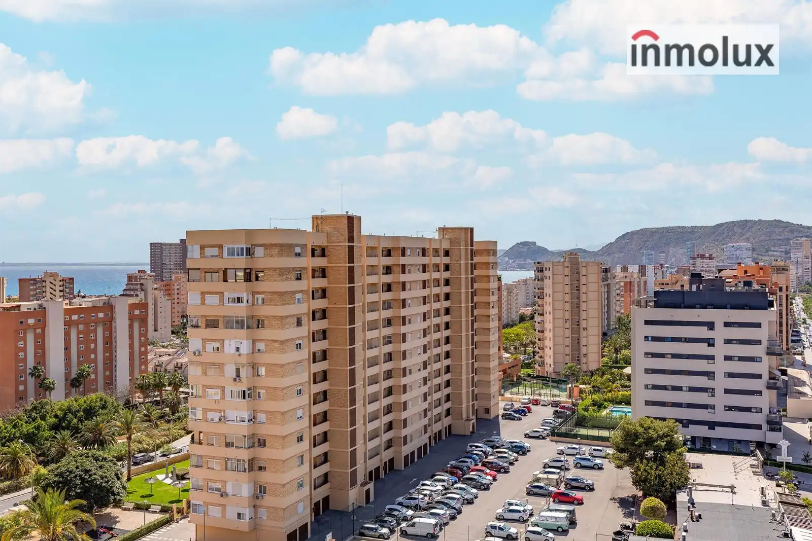 Vista exterior de Pis en venda en Alicante / Alacant amb Aire condicionat, Calefacció i Piscina