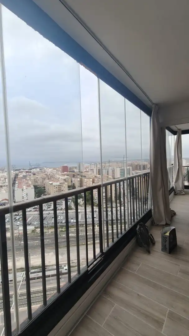 Vista exterior de Piso en venta en Alicante / Alacant con Aire acondicionado, Calefacción y Amueblado