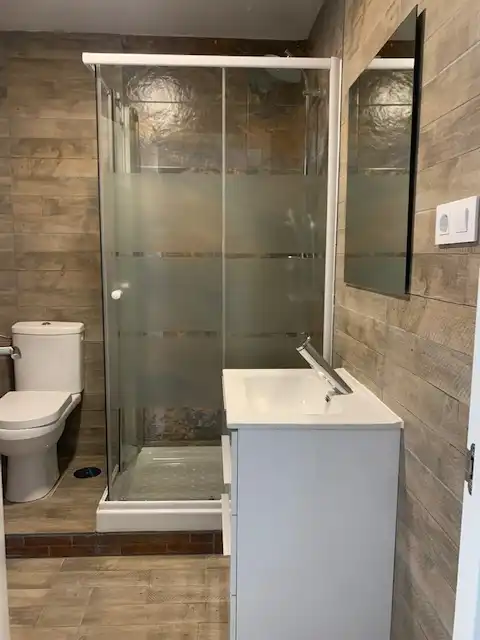 Bathroom of Flat for rent in Ferrol  with Air Conditioner, Heating and Furnished