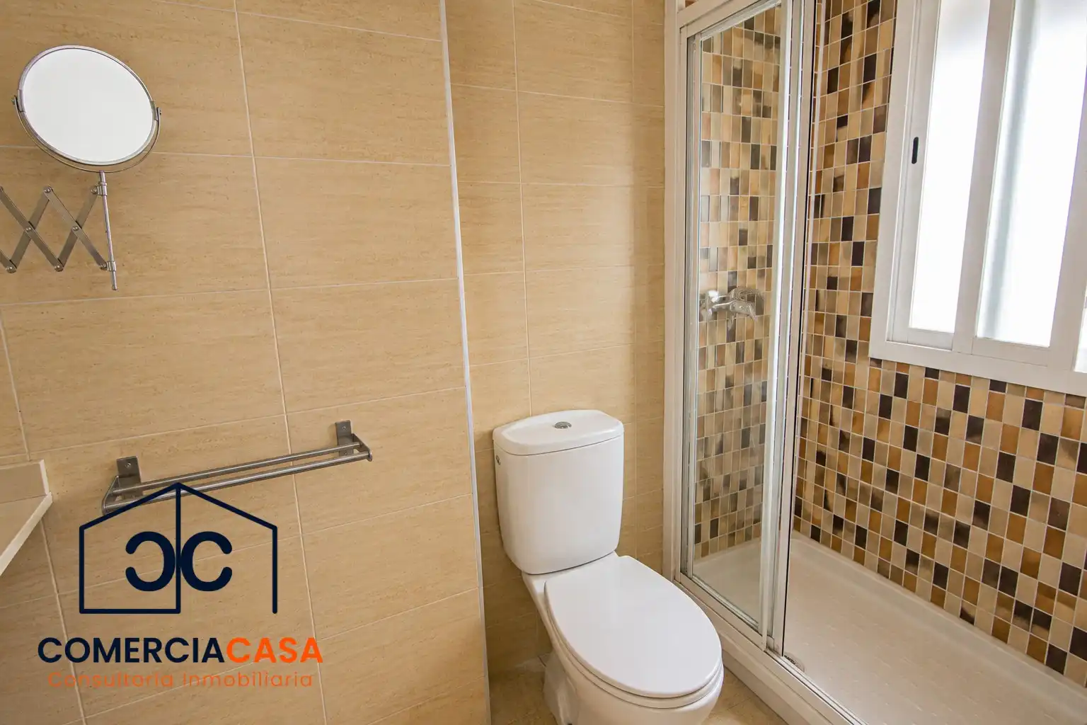 Baño de Casa o chalet en venta en Jun con Calefacción, Trastero y Piscina