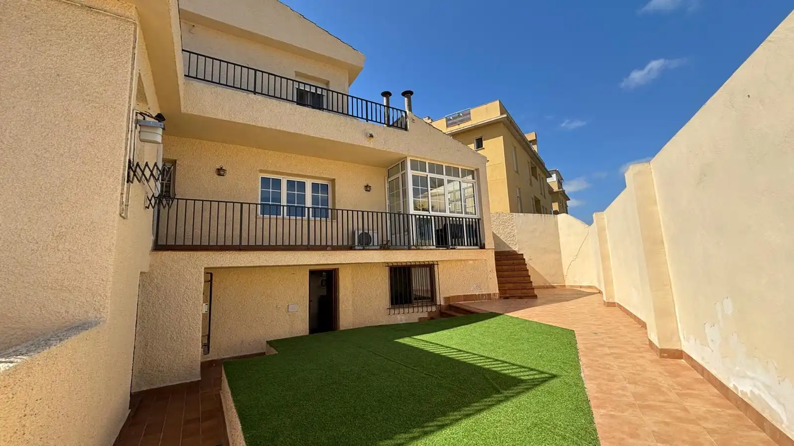 Vista exterior de Casa o chalet en venta en Cartagena con Calefacción, Terraza y Amueblado