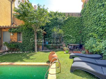 Landhaus mit Pool zum Verkauf in Carrer de Sant Ramon