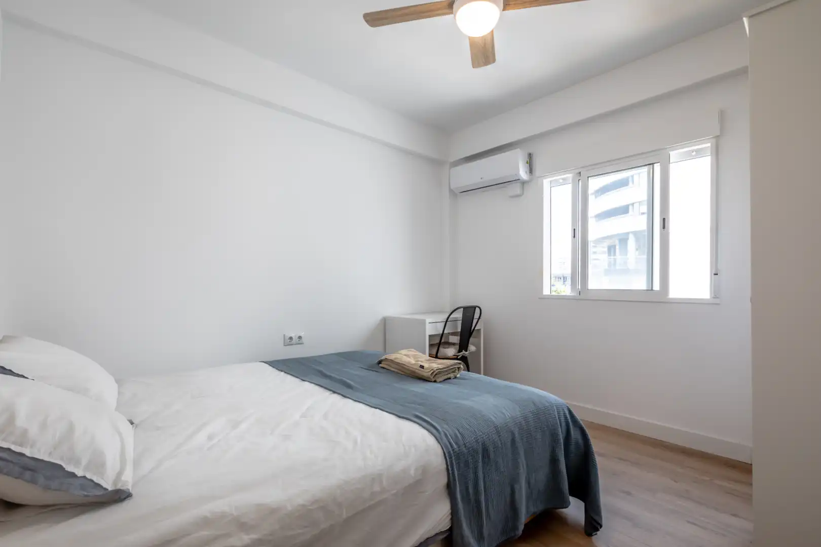 Schlafzimmer von Wohnungen zur Miete in Valencia mit Klimaanlage, Heizung und Parkett