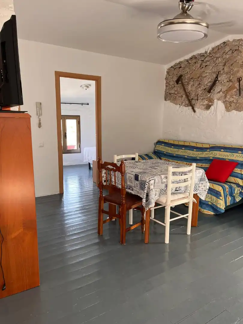 House with terrace for sale in Carrer d'Orient, imagen 3