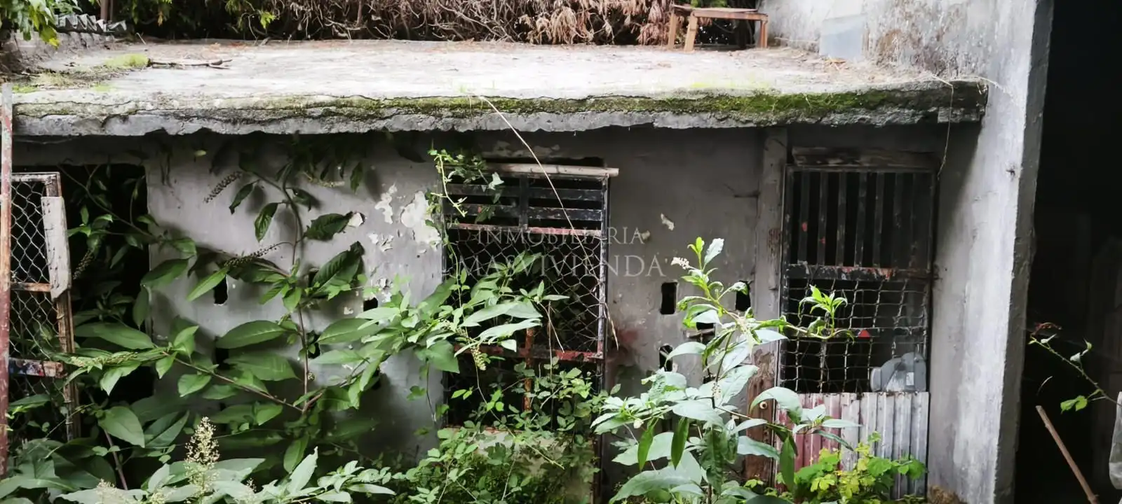 Casa adosada en venda a Frian, Teis