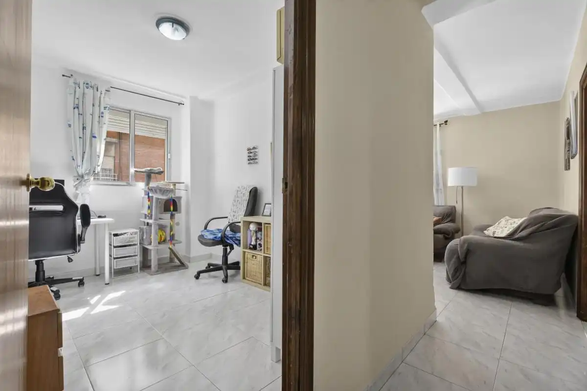 Wohnung zum Verkauf in San Juan de Aznalfarache mit Klimaanlage, Heizung und Terrasse