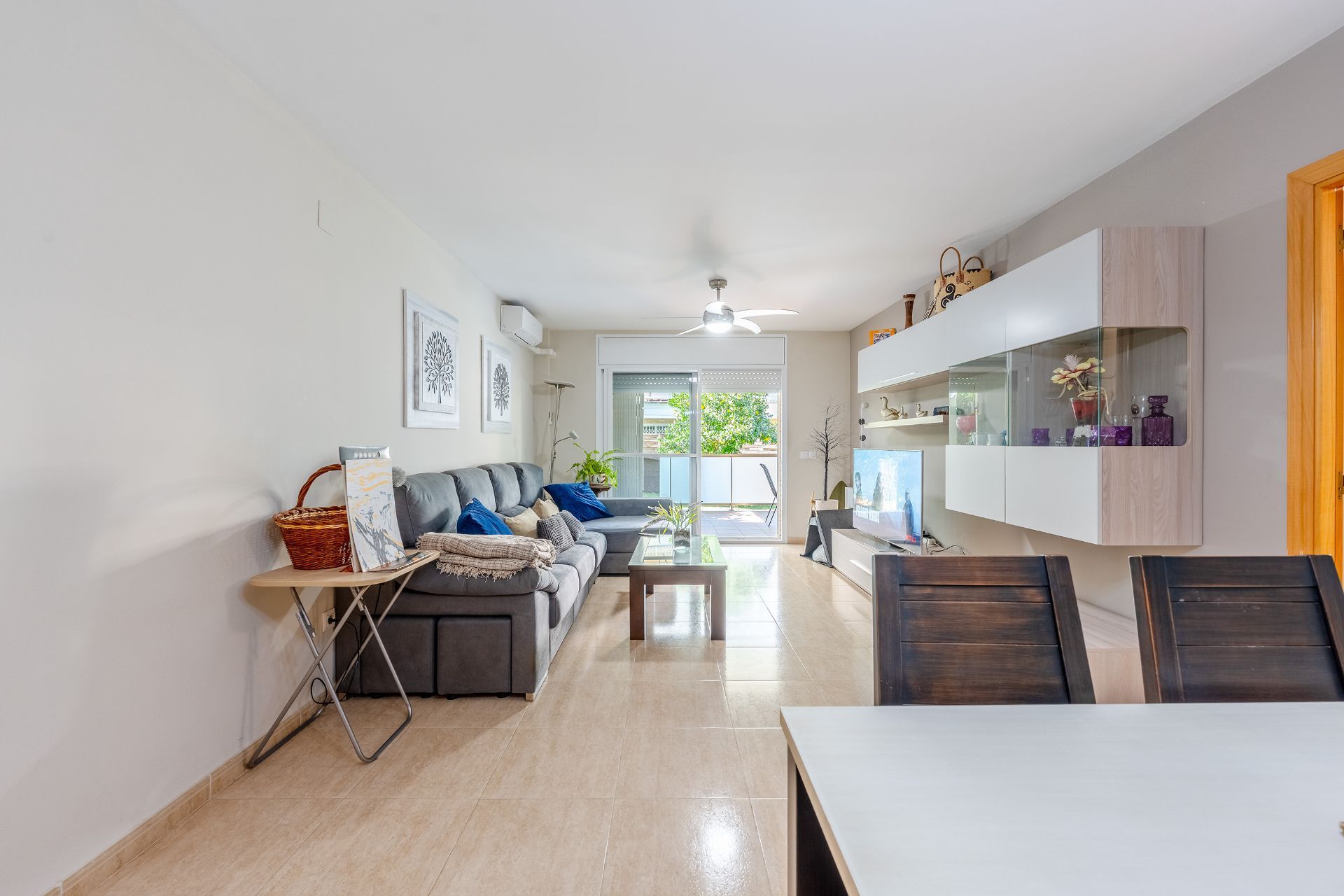 Sala d'estar de Pis en venda en Cunit amb Calefacció, Jardí privat i Terrassa