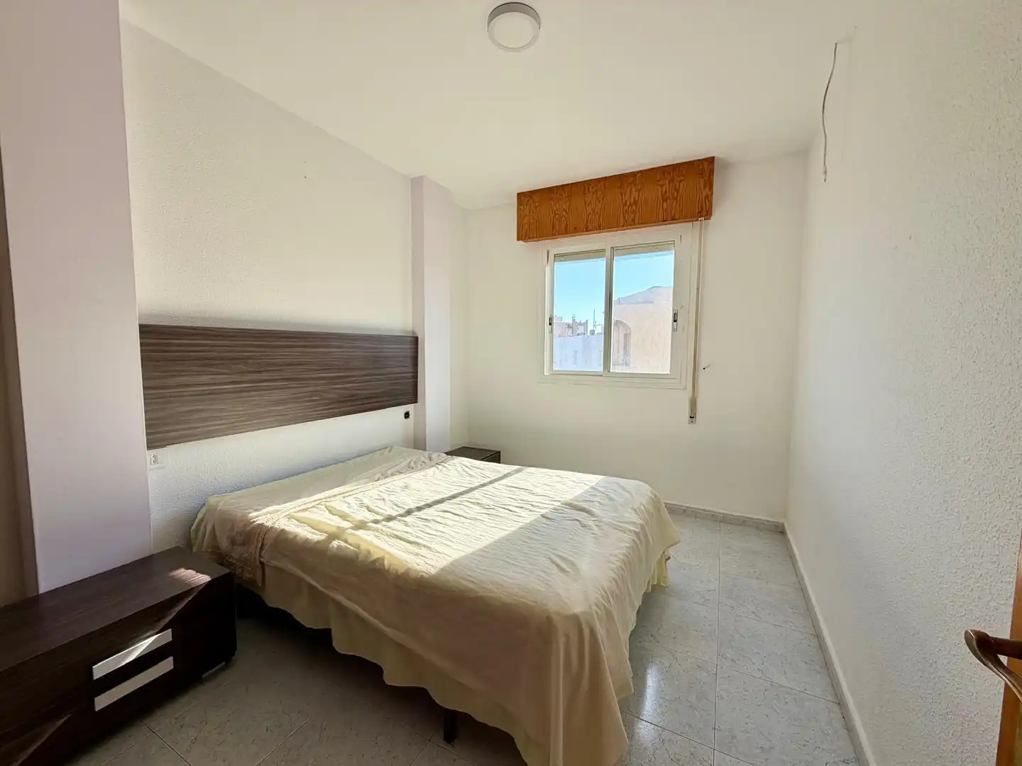 Habitación de Casa adosada en venta en Almería con Jardín privado, Terraza y Amueblado