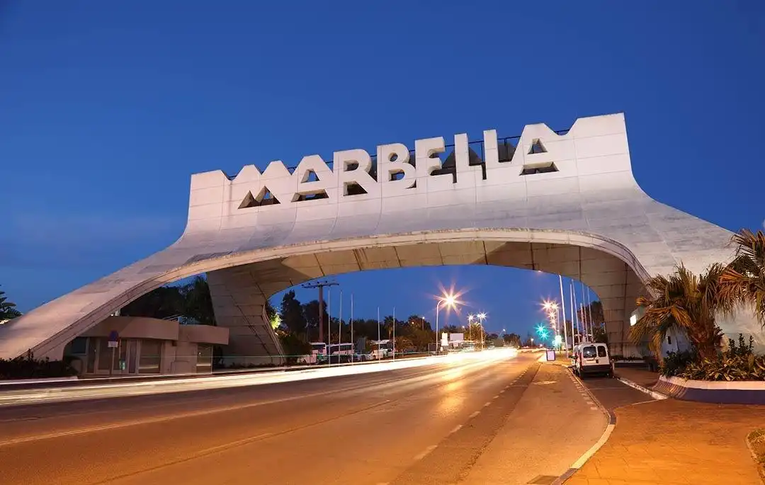 Vista exterior de Piso en venta en Marbella con Aire acondicionado, Jardín privado y Terraza
