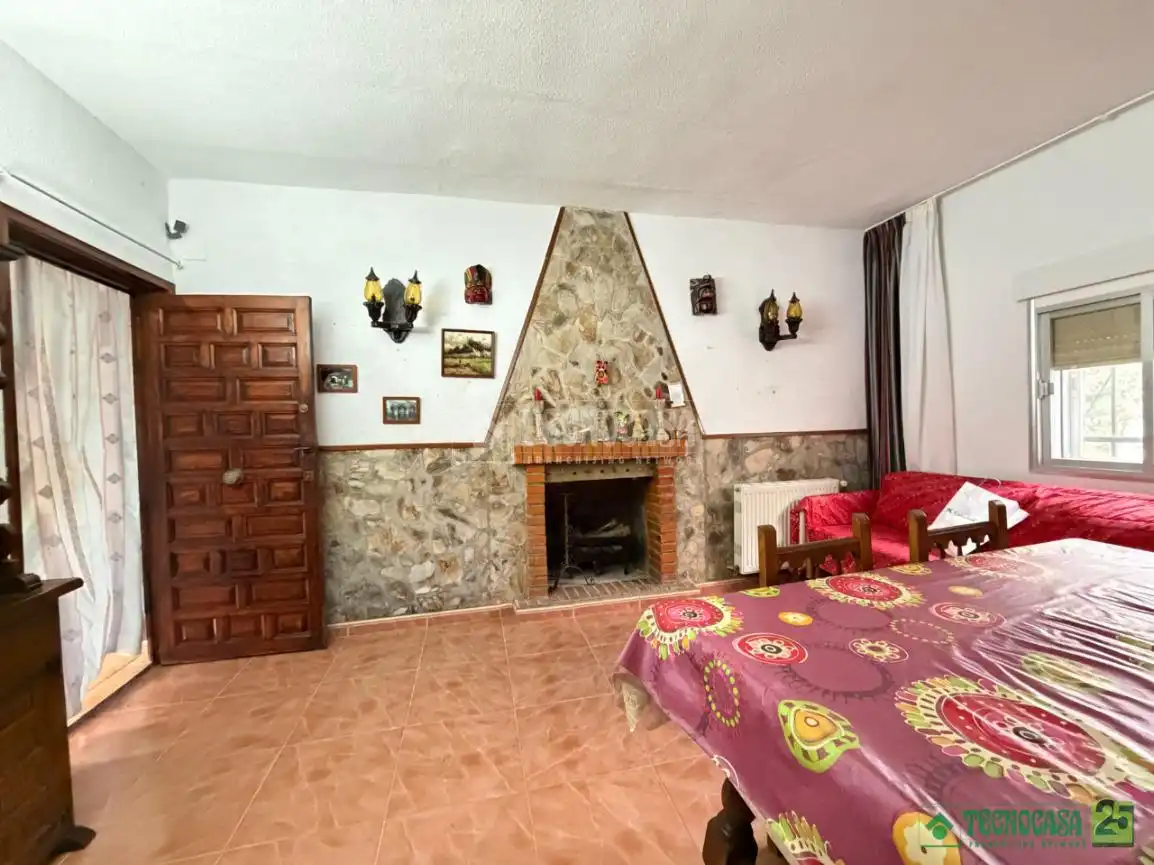 Sala de estar de Casa o chalet en venta en Villar de Cañas con Calefacción, Piscina y Amueblado