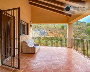 Vista exterior de Casa o xalet en venda en Confrides amb Terrassa