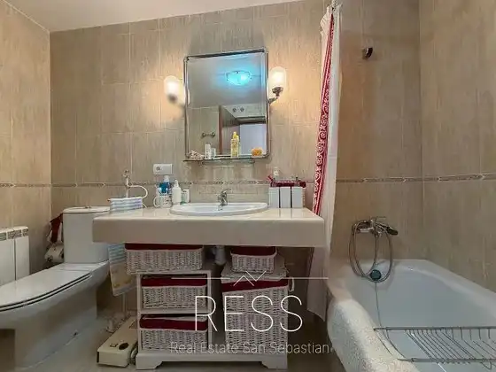Bathroom of Flat for sale in Sojuela  with Heating, Private garden and Terrace