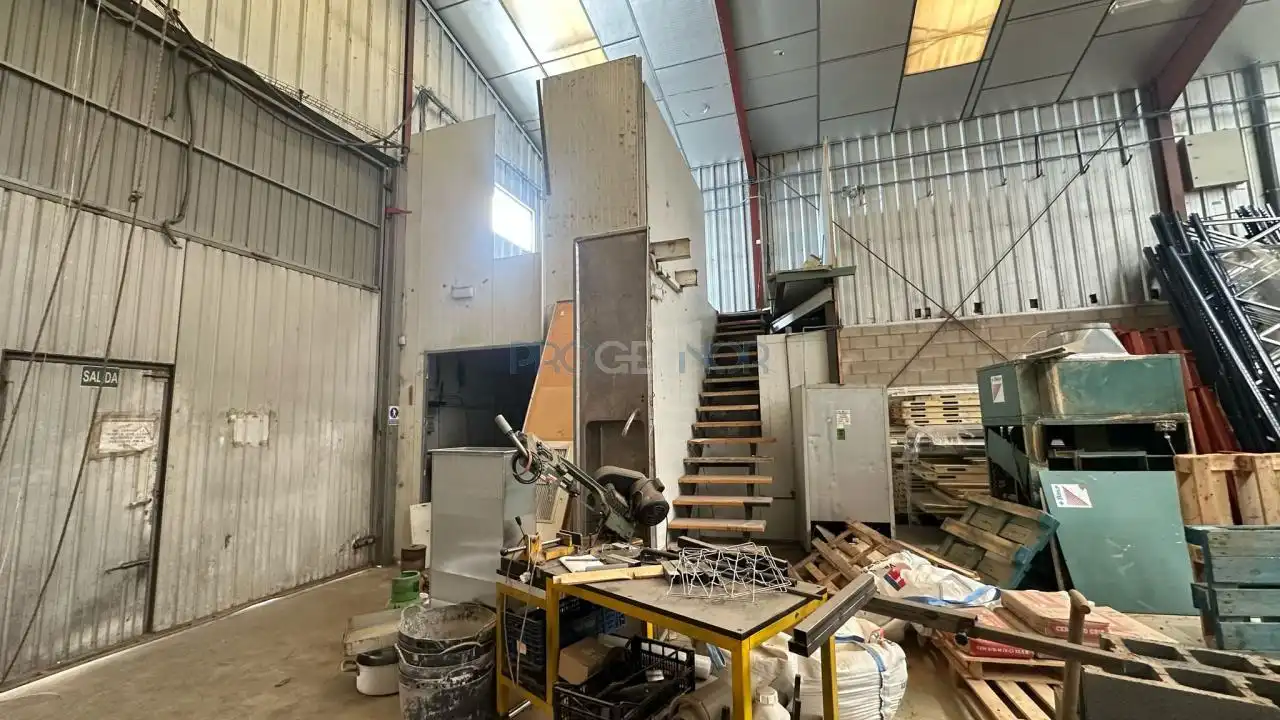 Fabrikhallen zur Miete in Alcalde Miguel Castaño, La Lastra